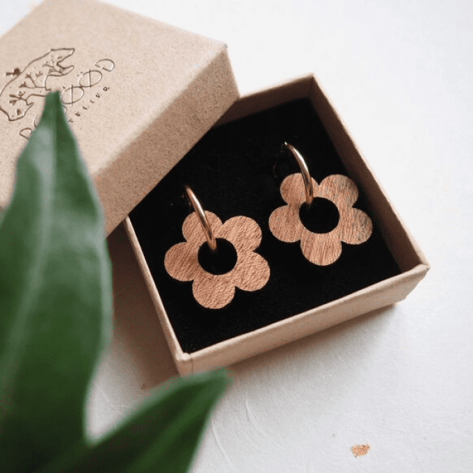 BOUCLES D'OREILLES EN BOIS FAIT MAIN FLEURS - Bewööd